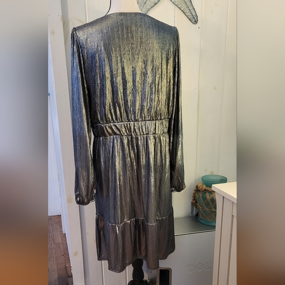 Loft Shimmer Silver Black Ruffle V-Neck Dress Size 14 - Picture 7 of 14